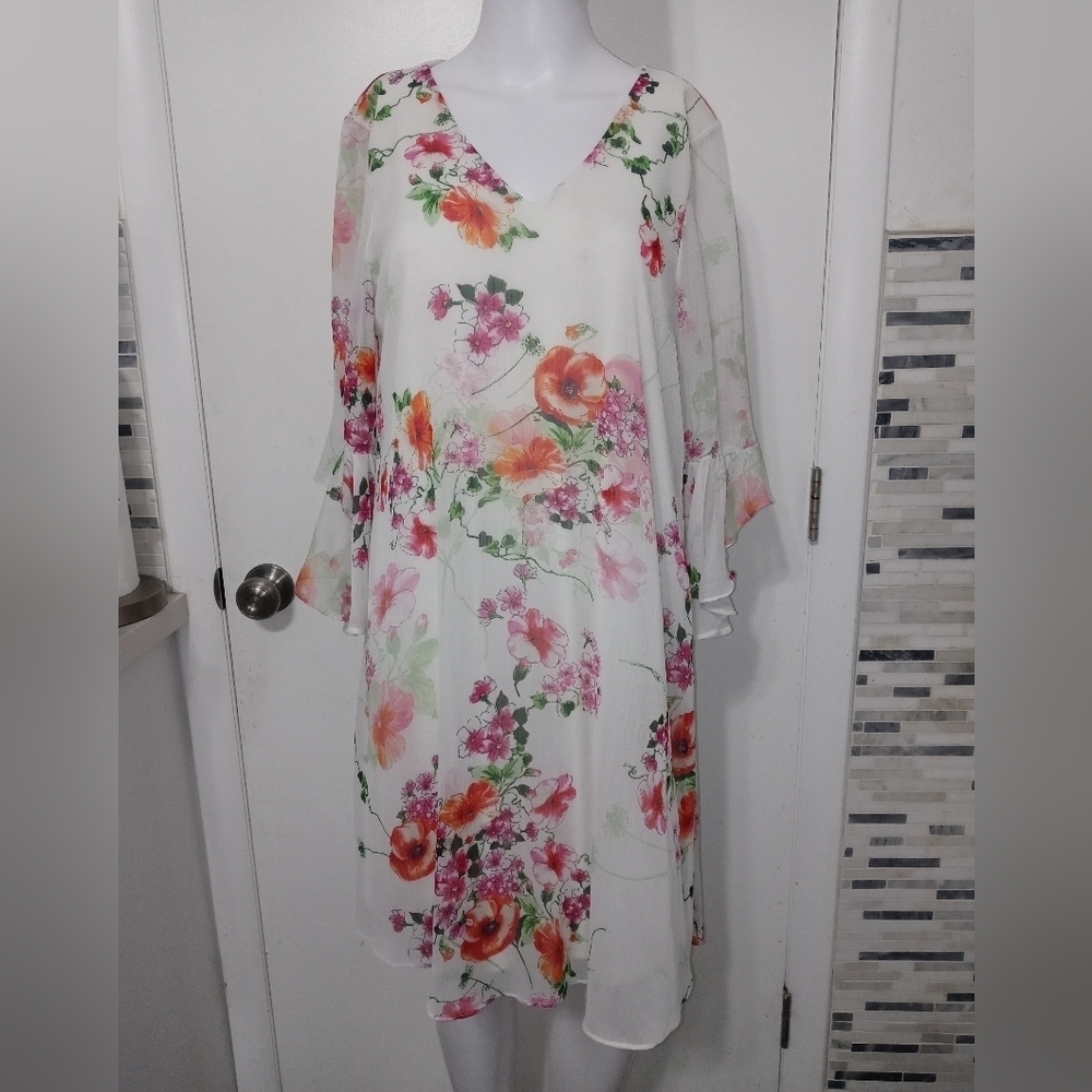 Calvin Klein white Bell sleeve Lined Floral Knee length V neck Shift dress 8